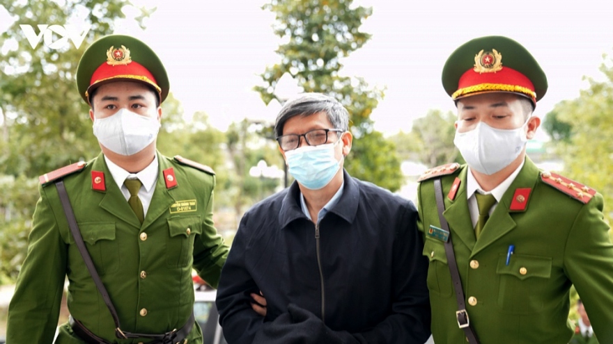 Two former ministers stand trial in Viet A COVID-19 test kit scandal